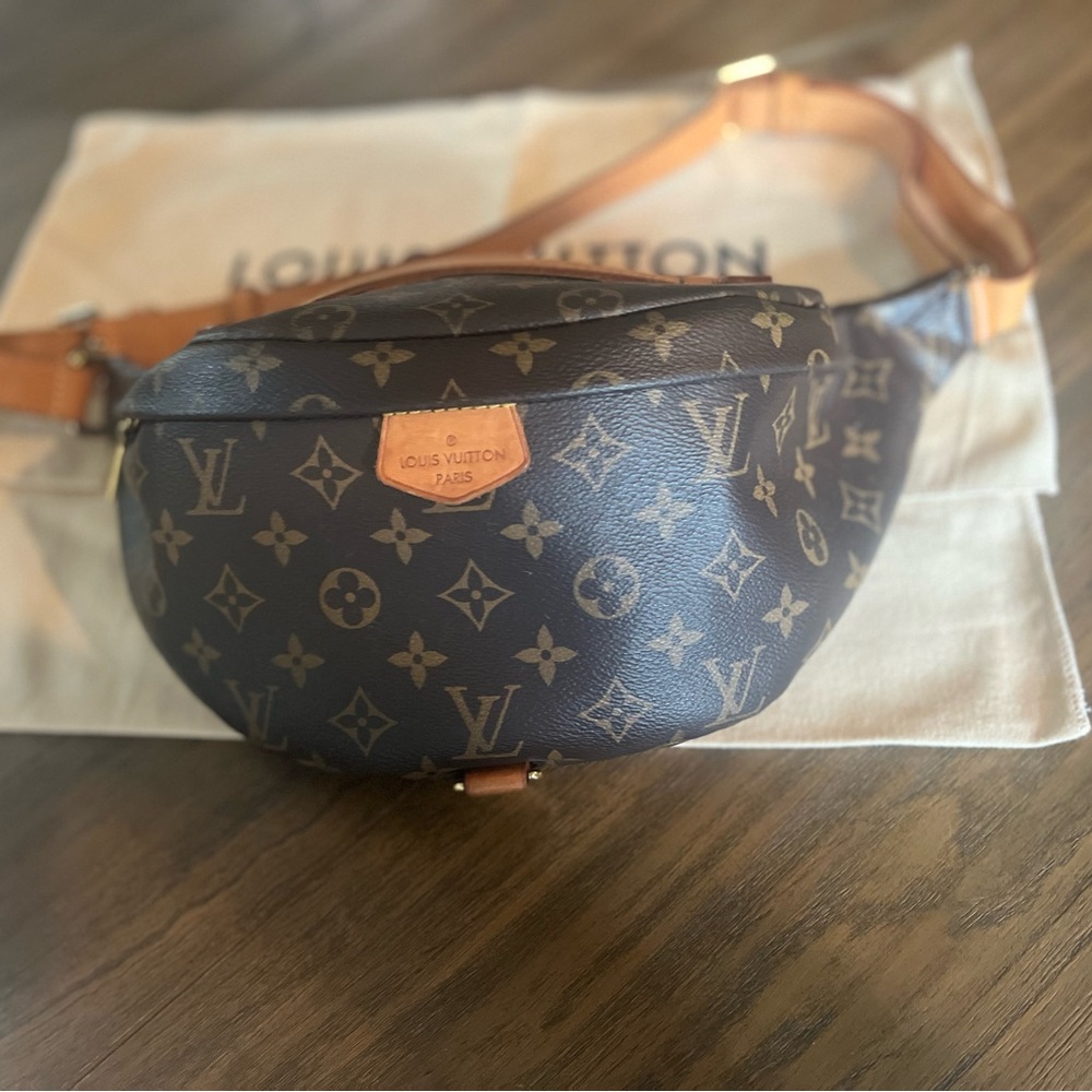Louis Vuitton Bum bag crossbody belt bag ♥️